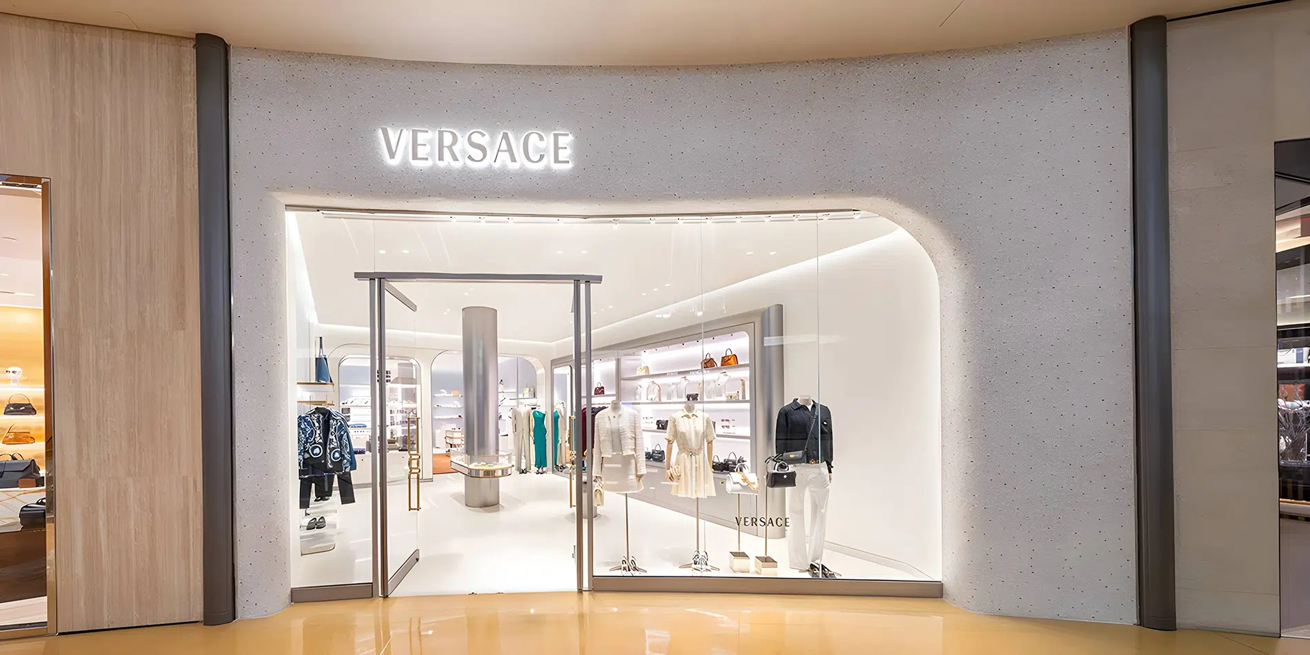 Banner 1 1 - VERSACE Česk&aacute; Republika