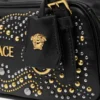 Taška přes rameno Versace Tag s cvočky Taška přes rameno Versace Tag s cvočky